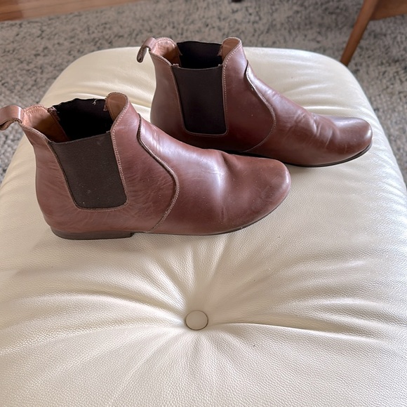 Brown leather flat boot, size 38/8, bought from the Thursday Co. Like new! - Picture 2 of 7